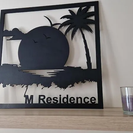 아파트 M *